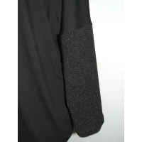 Bluzka Linda czarna z błyszczącymi rękawami i panelem